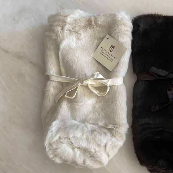 Pottery Barn Faux Fur Cream, Off-White Wine Holder NWT - Picture 6 of 8